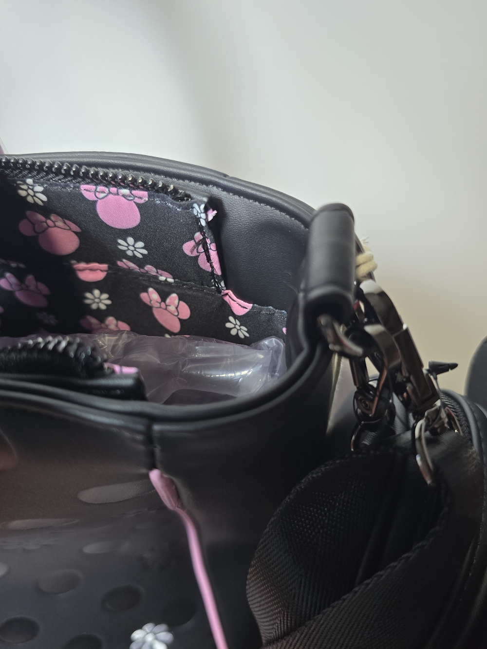 Loungefly Disney Minnie Mouse Floral Rock Dots Tote Crossbody Bag Coin Bag Nwt - Picture 4 of 4